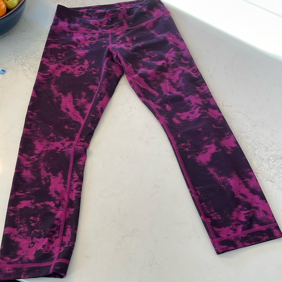 lululemon athletica Pants - Lululemon Crop black and purple crop leggings size 4